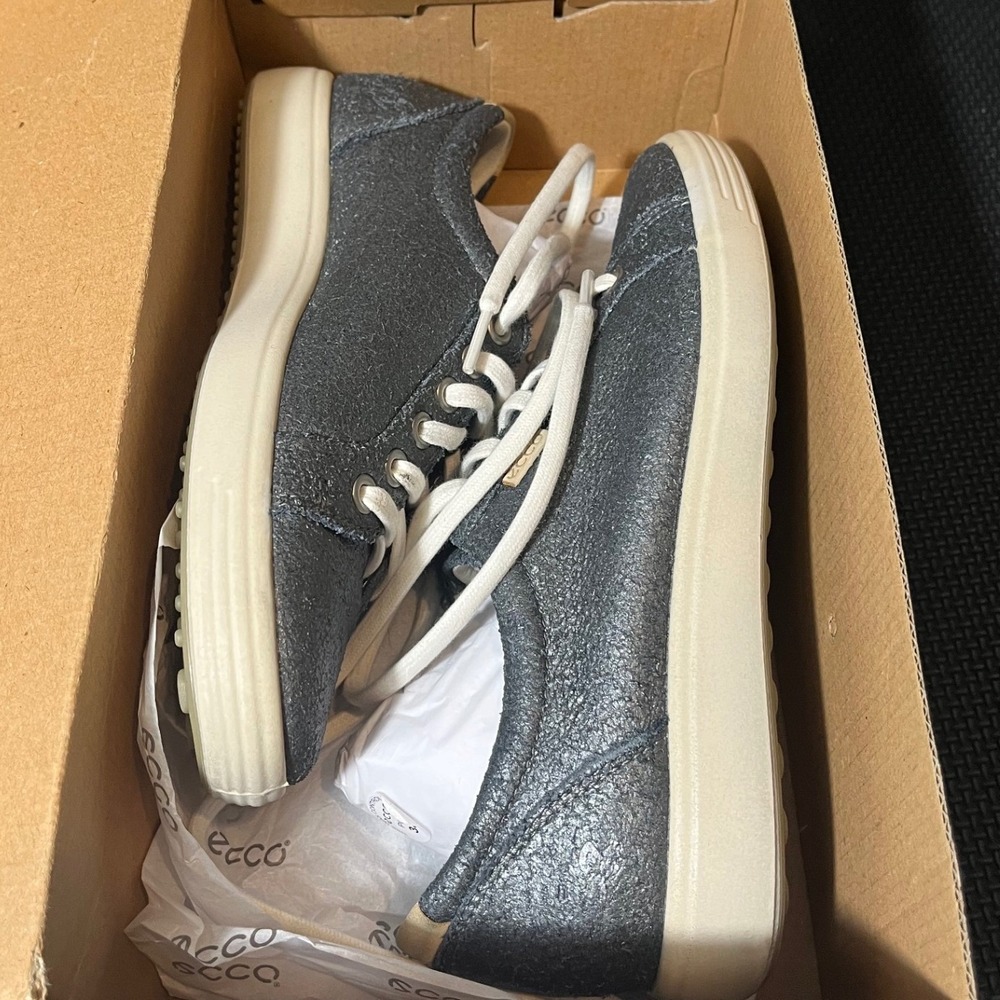 NWT ECCO Soft 7 W Sneaker Womens 36 Marine Blue Metallic Leather Lace Up 430003